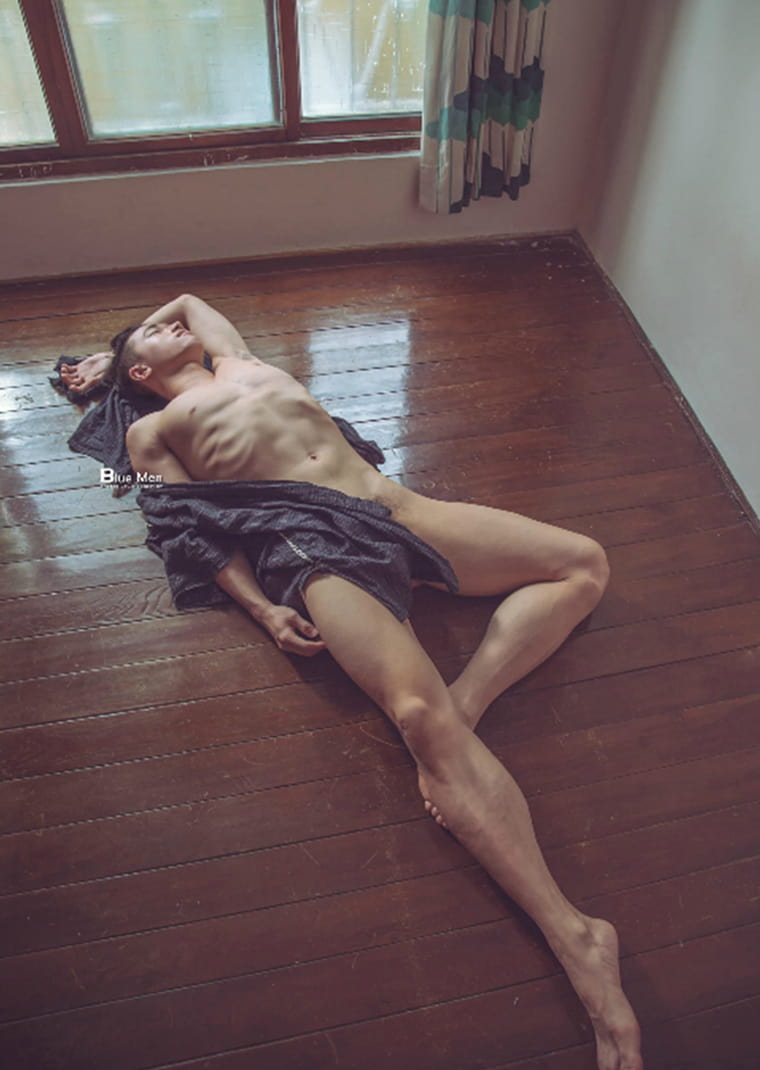 居家男孩