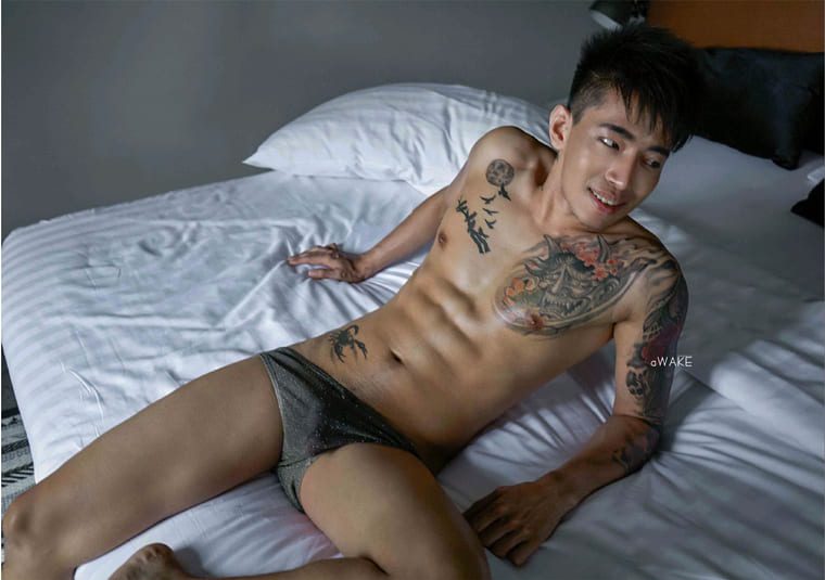 甲骨腹肌男 甲骨腹肌男