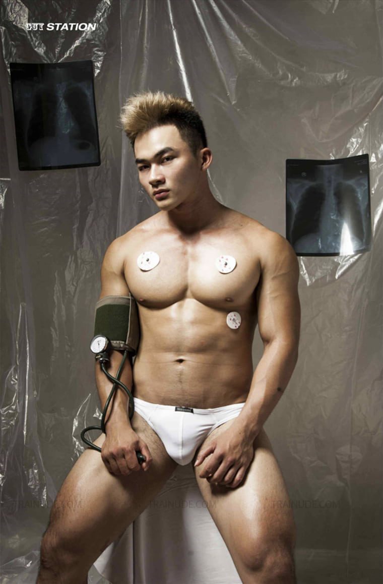 听诊肌肉男 听诊肌肉男