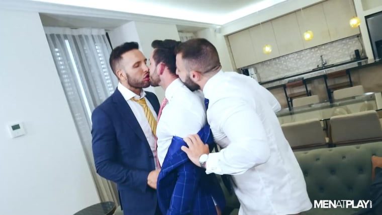 NO.69MenAtPlay Couple Invites Threesome - Wanke Video