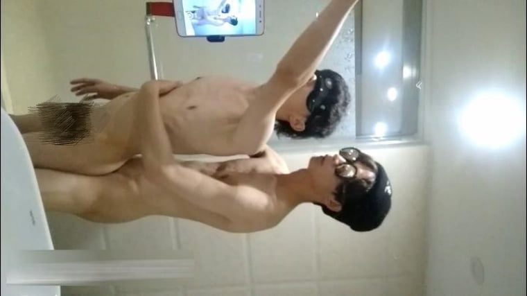 เนื้อสดสองตัวพุ่งออกมาโดยไม่มีถุงยาง - Wanke Video